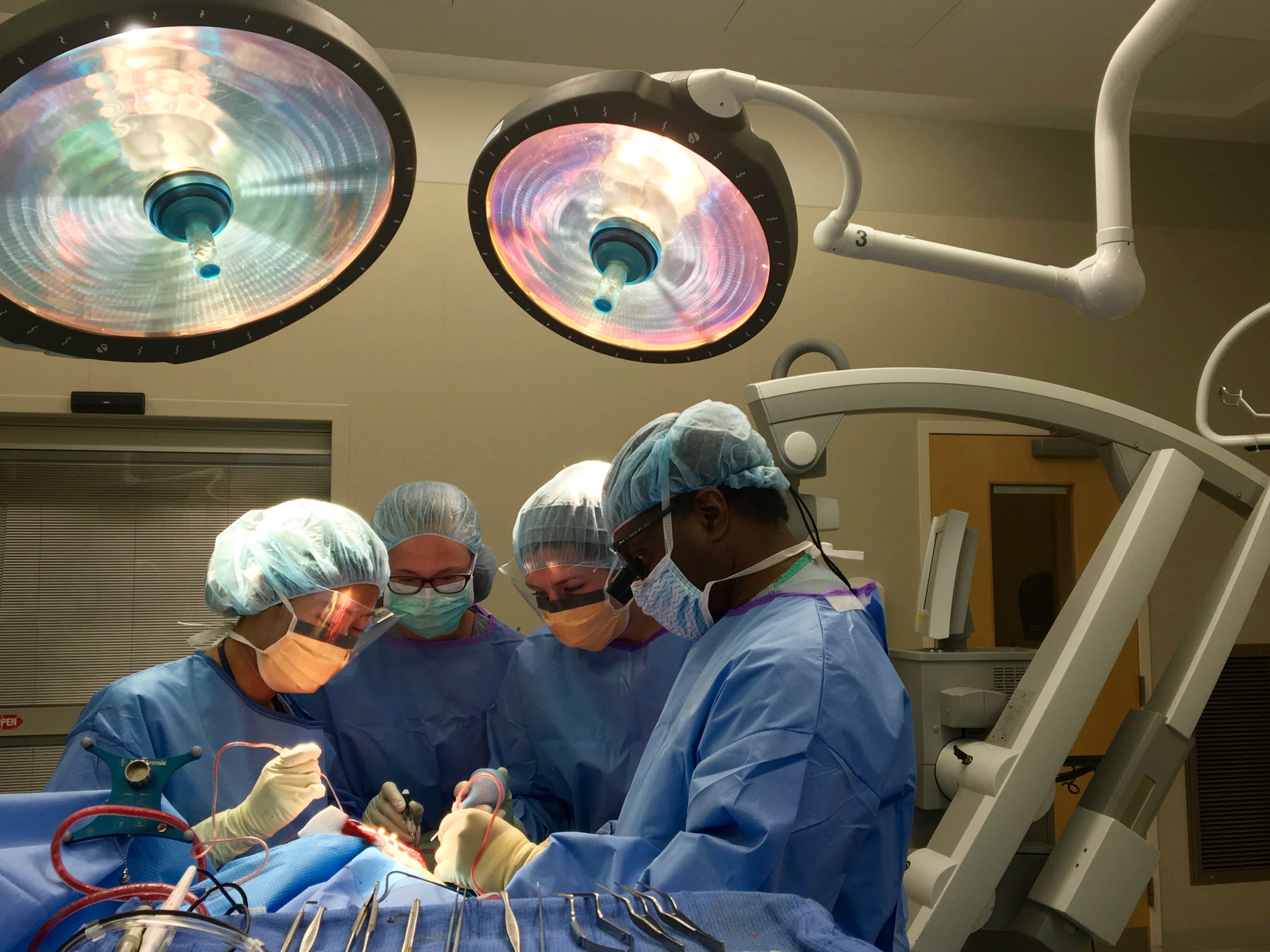 SurgeonsOperatingHomePage.jpg
