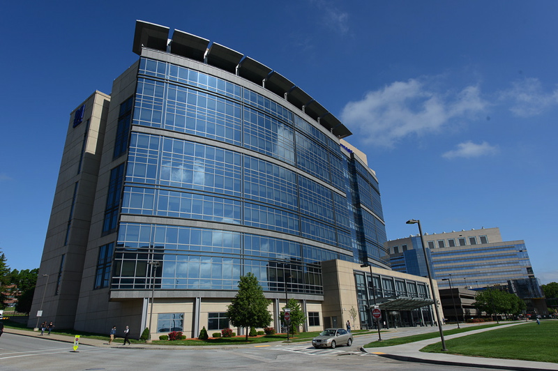 03_Aaron_Lazare_Medical_Research_Building_03.jpg