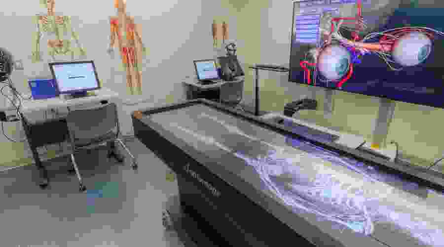 tour-som-campus-tours-icels-900x500.png